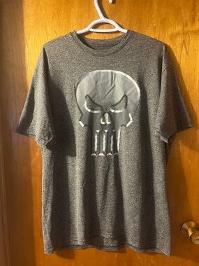 Marvel Men's Gray T-Shirt with Large Skull Logo XL